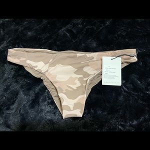 Acacia makai bottom size Med